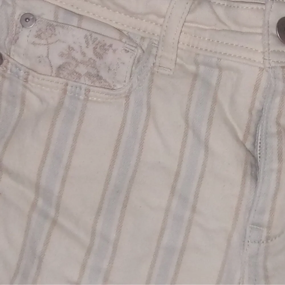 Anthropologie Striped Cream Shorts - Picture 2 of 3